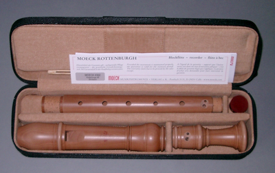 Moeck Rottenburgh pearwood treble.